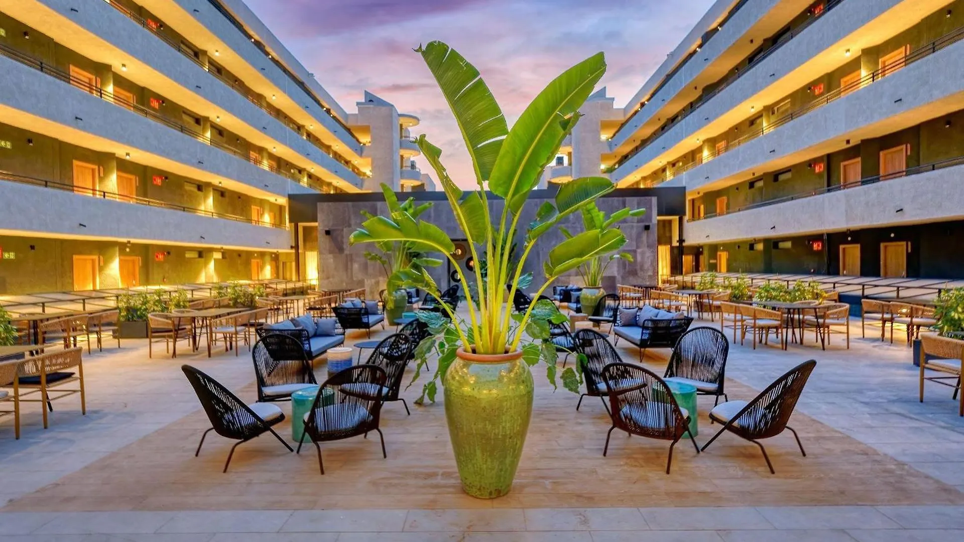Hovima Suites Costa Adeje (Adults Only) 4*, אדחה